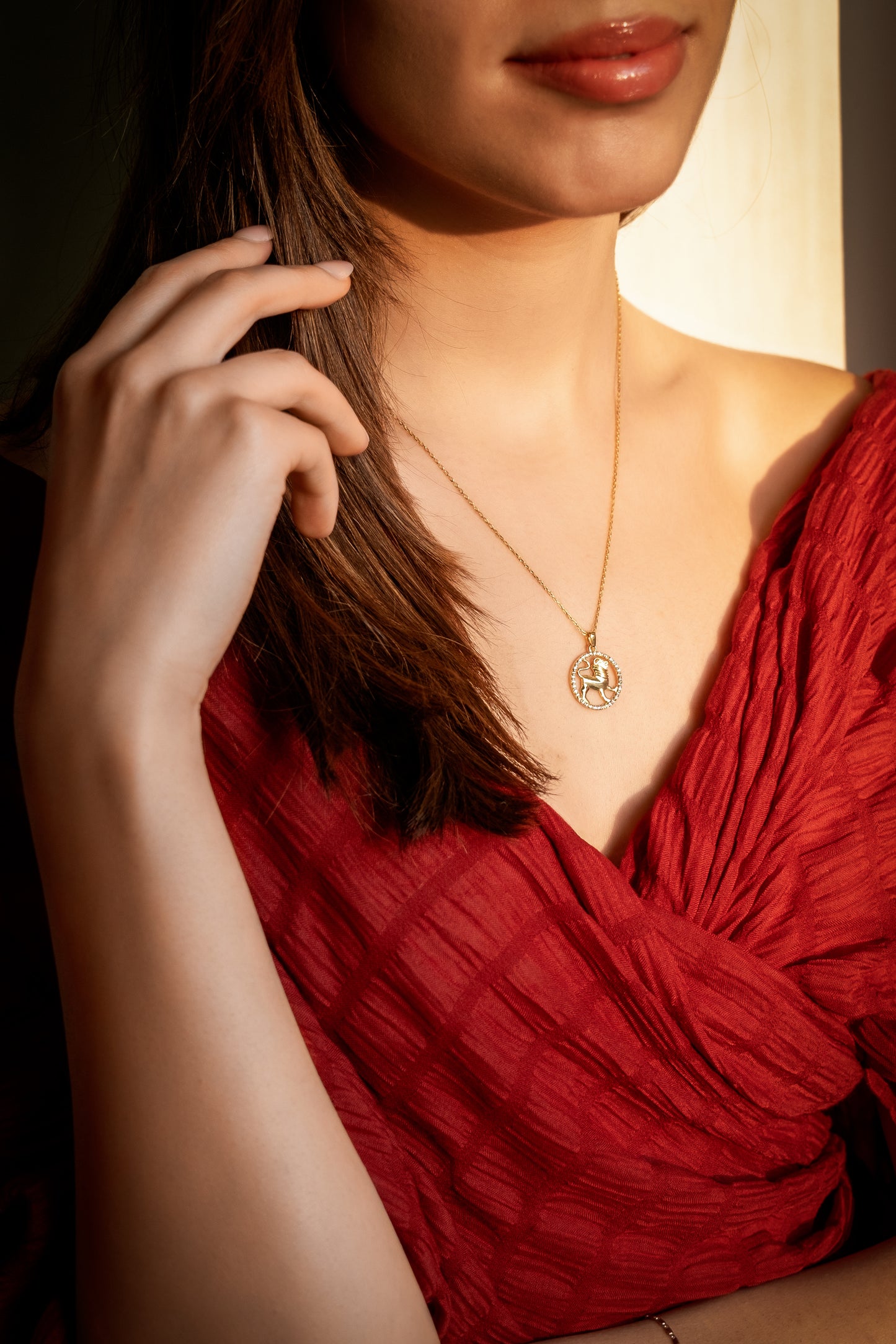 LEO Zodiac Necklace with Halo | Astrology-Inspired Gold & Silver Pendant Featuring Zircon or Diamonds