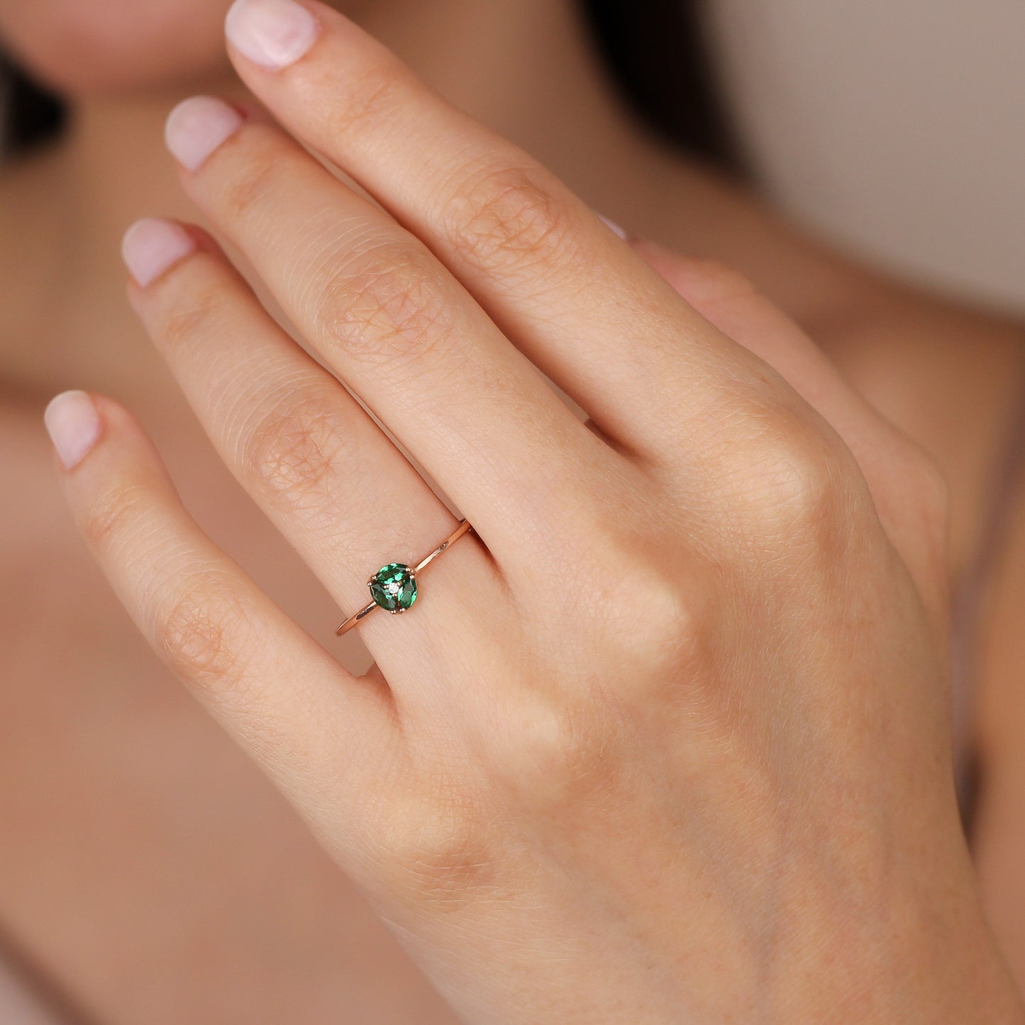 CARINA 14K Gold Tullip Engagement Emerald Ring