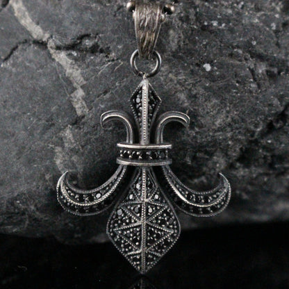 Exquisite Fleur-de-Lis Necklace in 925 Sterling Silver | Symbol of Elegance Oendant Necklace