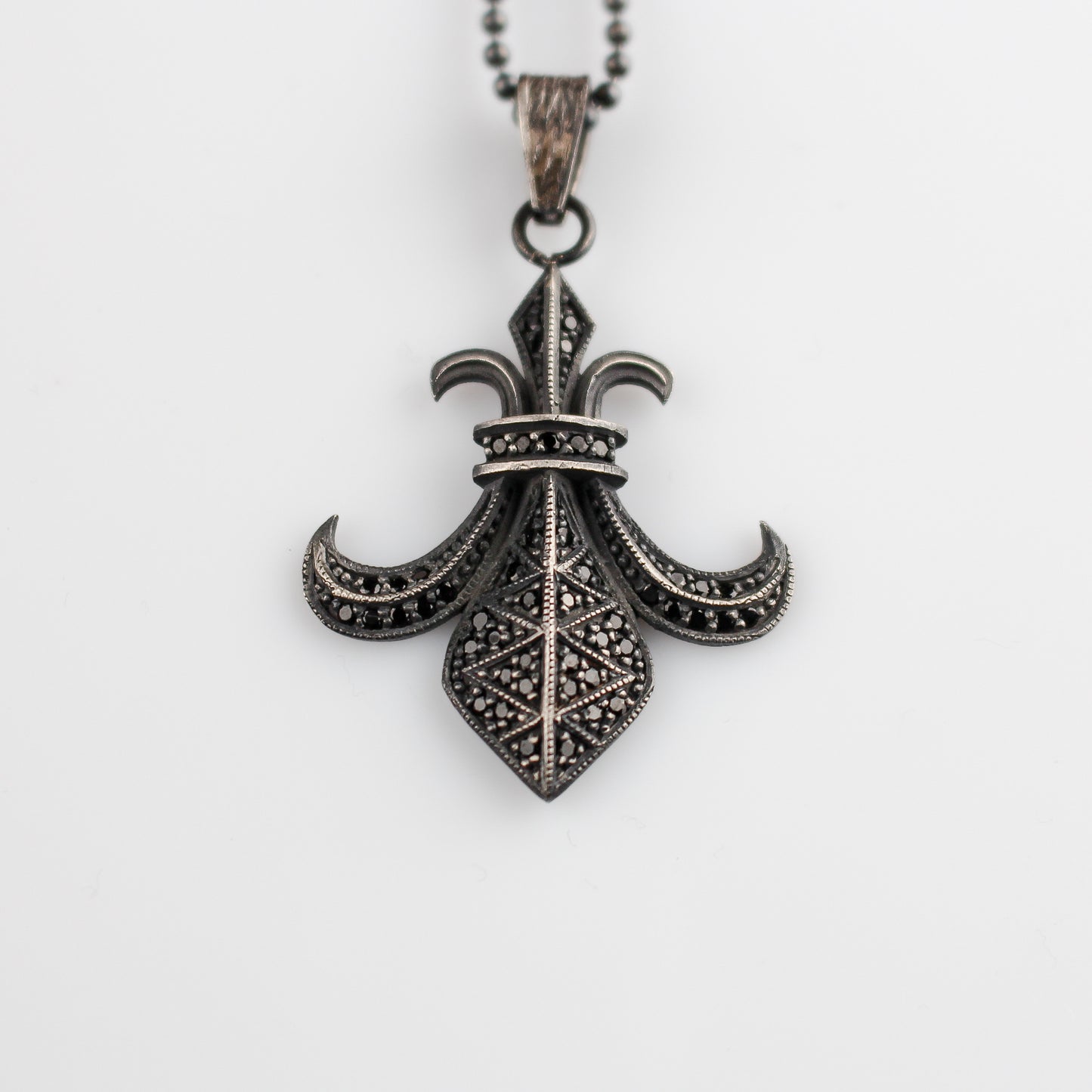 Exquisite Fleur-de-Lis Necklace in 925 Sterling Silver | Symbol of Elegance Oendant Necklace