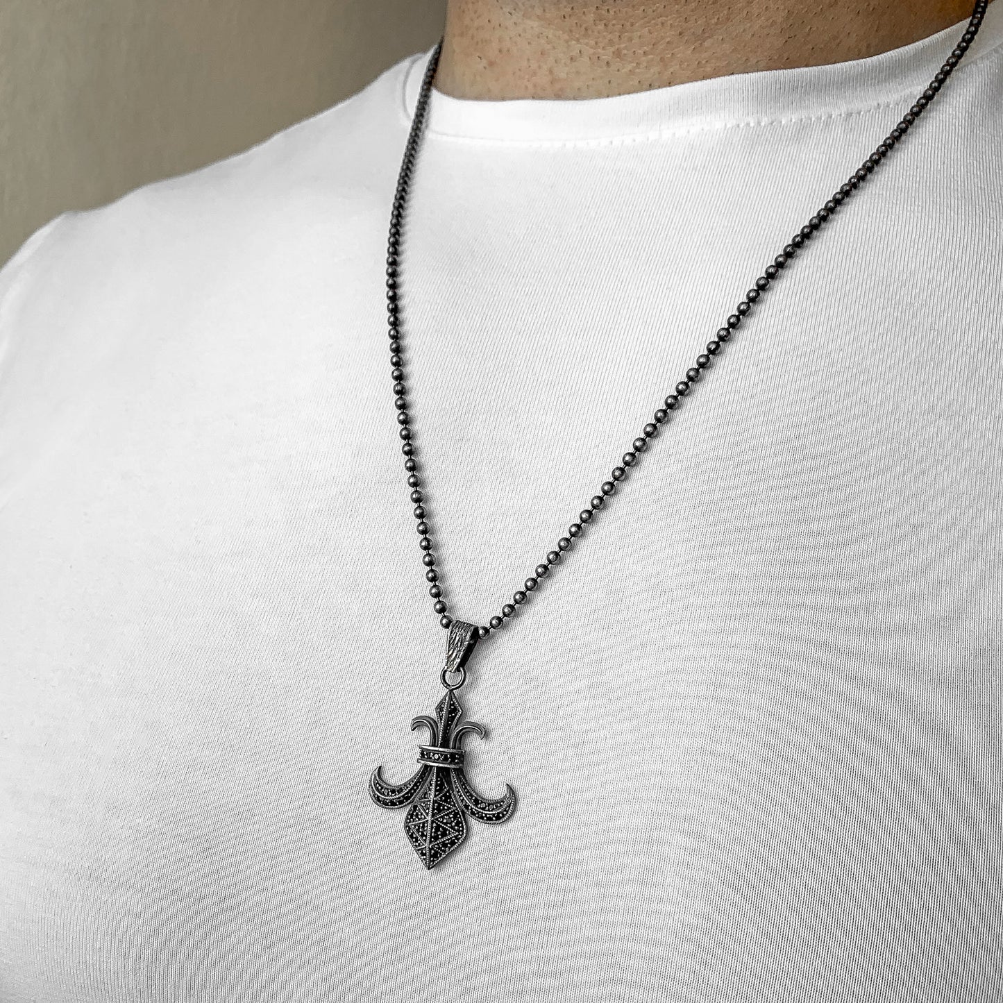 Exquisite Fleur-de-Lis Necklace in 925 Sterling Silver | Symbol of Elegance Oendant Necklace