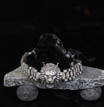 Sterling Silver Men's Royal Lion Head Bracelet | Bold and Sophisticated Design