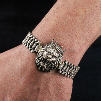 Sterling Silver Men's Royal Lion Head Bracelet | Bold and Sophisticated Design