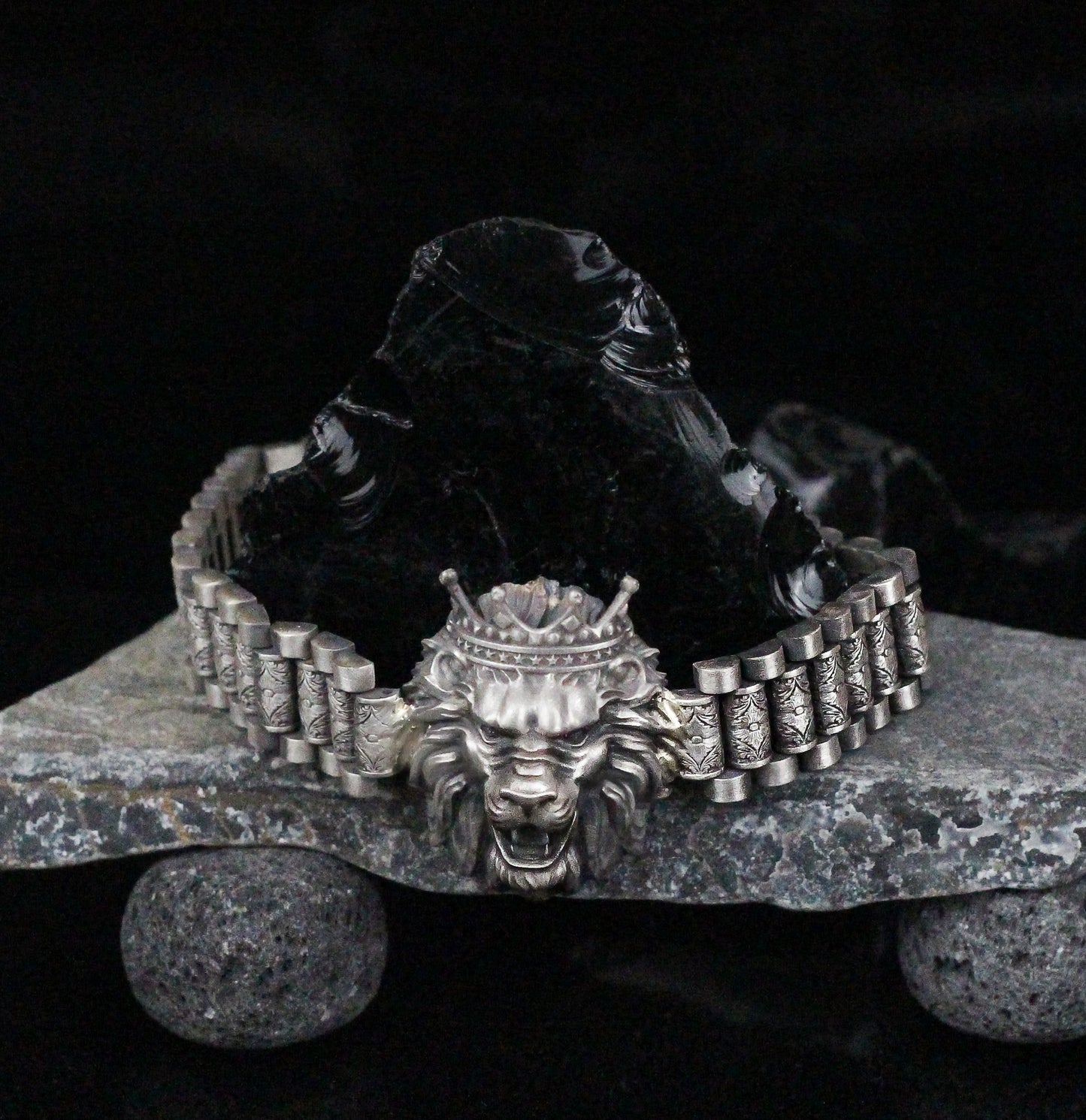 Sterling Silver Men's Royal Lion Head Bracelet | Bold and Sophisticated Design