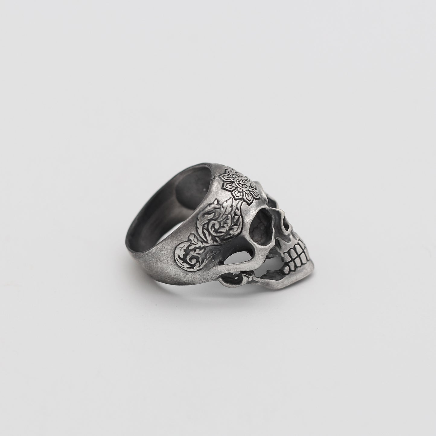 Sterling Silver Skull Ring with Floral Engraving | Bold and Artistic Design for Men