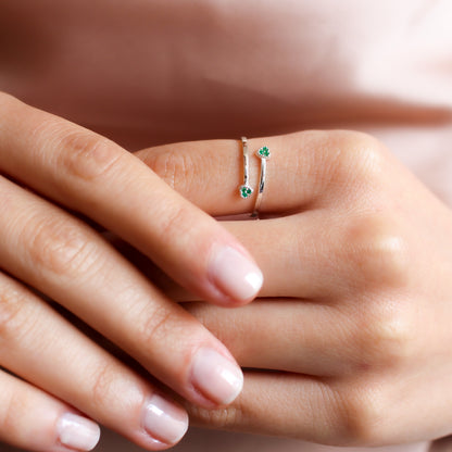 ALEX 14K Gold Double Two Heart Emerald Ring